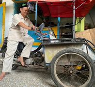 Tukang Becak Gagal Naik Haji Majalengka Jawa Barat